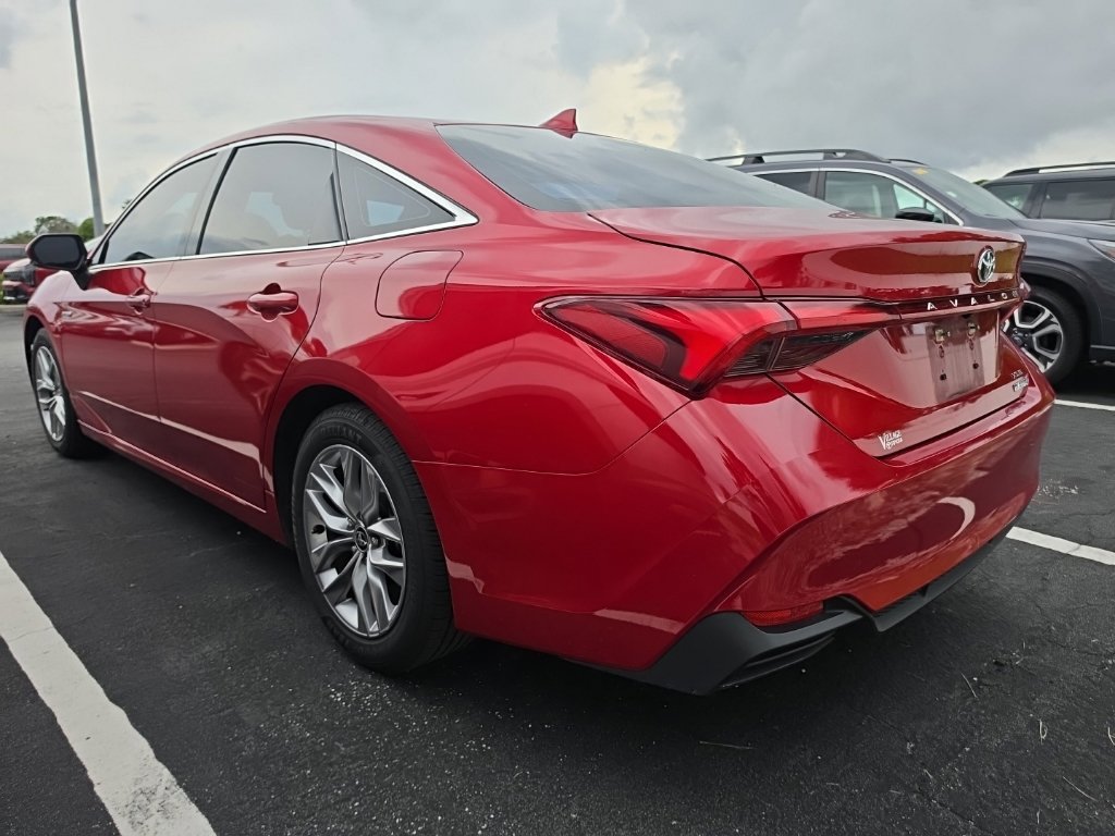 Used 2021 Toyota Avalon XLE w/ Moonroof Package FWD image 13