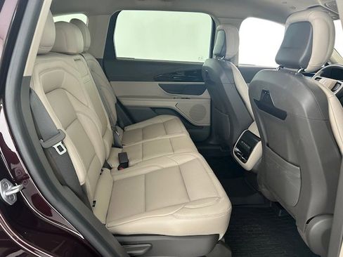 Used 2025 Lincoln Nautilus Premier AWD/4WD image 15