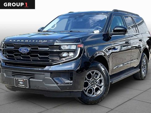Certified 2025 Ford Expedition Active RWD image 1