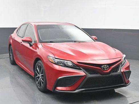 Used 2023 Toyota Camry SE image 8