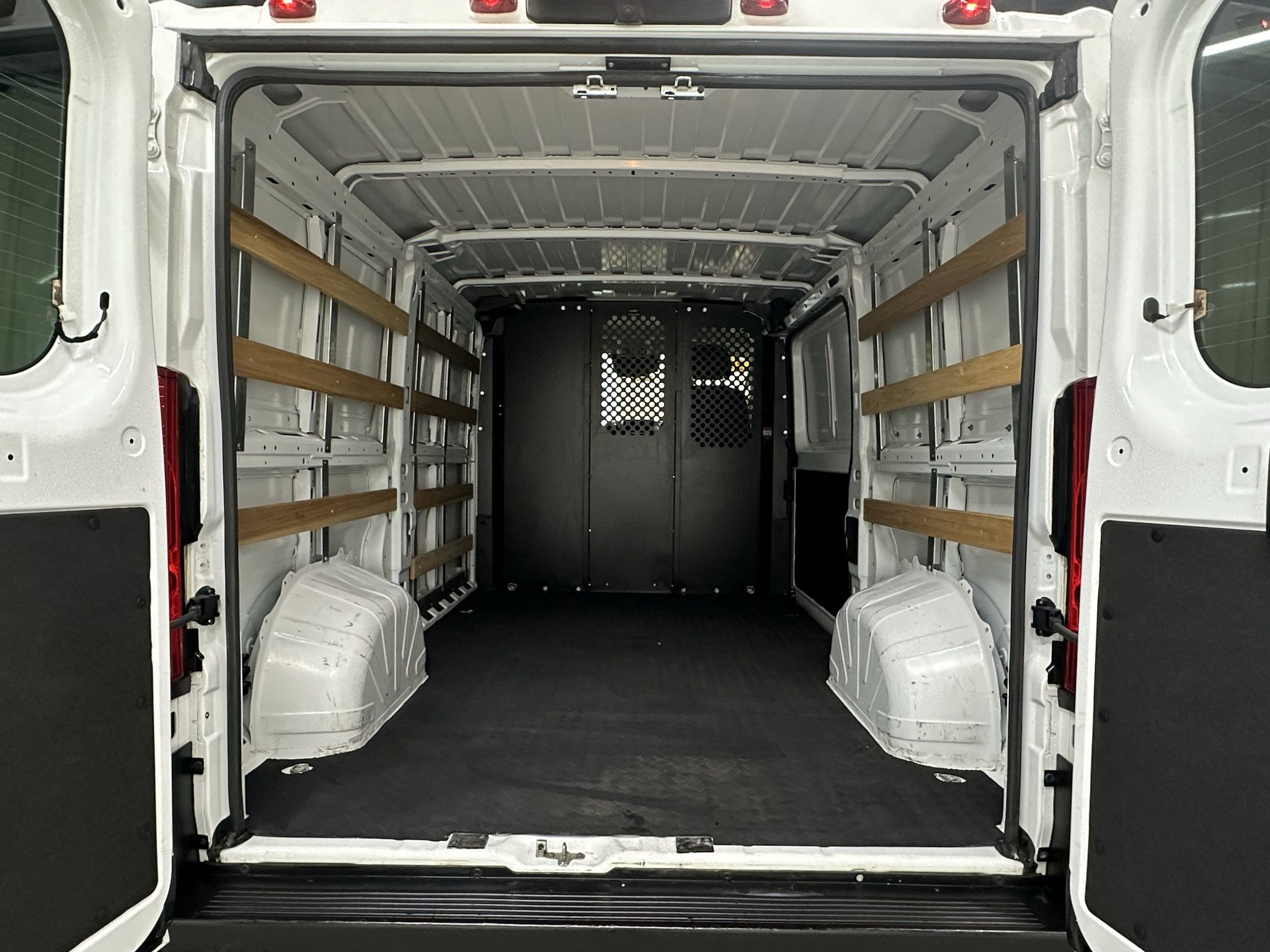 Used 2025 RAM ProMaster 2500 w/ U-Haul Equipment Group FWD image 6
