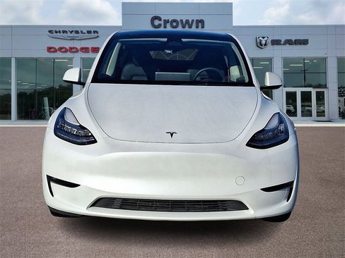 Used 2023 Tesla Model Y Long Range image 2