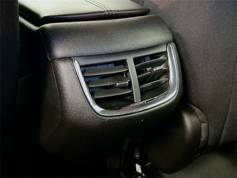 Used 2024 Chevrolet Malibu LT image 25