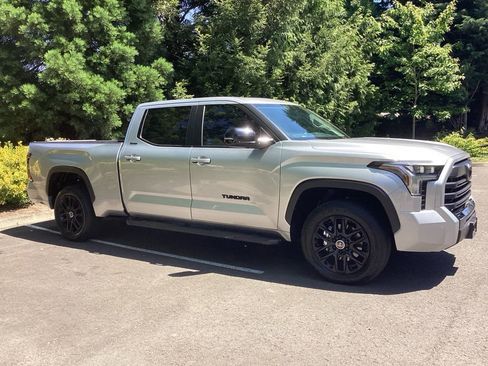 Used 2024 Toyota Tundra Limited AWD/4WD image 7