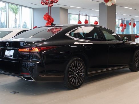 New 2026 Lexus LS 500 AWD image 3