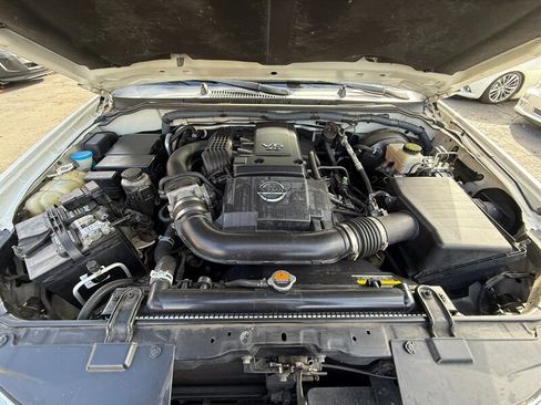 Used 2011 Nissan Pathfinder LE w/ Navigation Pkg image 10