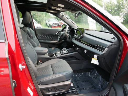 Used 2025 Mitsubishi Outlander SEL Black Edition AWD/4WD image 8