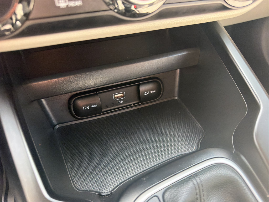Used 2025 Kia Soul LX w/ LX Technology Package FWD image 22
