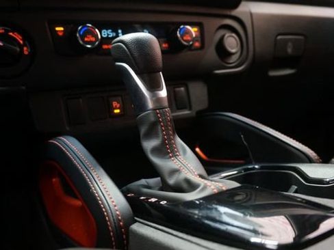 Certified 2025 Nissan Frontier PRO-4X image 21