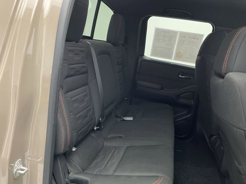 Used 2024 Nissan Frontier PRO-4X w/ Technology Package AWD/4WD image 18