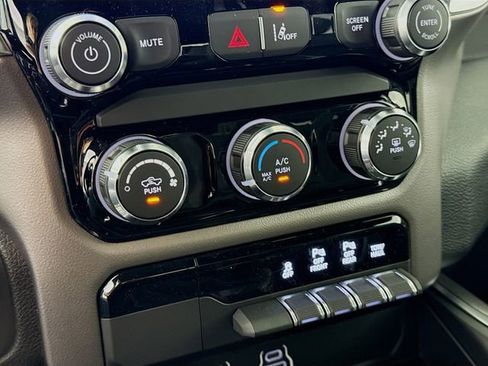 New 2026 RAM 1500 Express AWD/4WD image 15