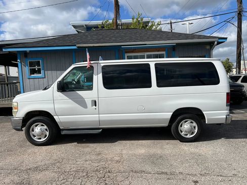 Used 2011 Ford E-150 and Econoline 150 image 9