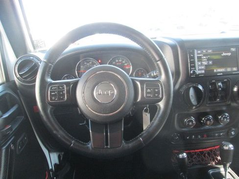 Used 2018 Jeep Wrangler Unlimited Rubicon AWD/4WD image 16