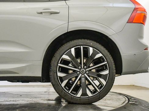 New 2026 Volvo XC60 B5 Ultra w/ Protection Package Premier AWD/4WD image 11