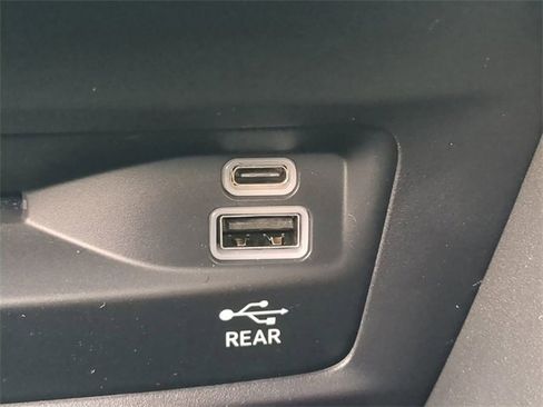 New 2026 Chrysler Pacifica Limited w/ Uconnect Theater Family Group image 31