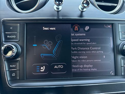 Used 2019 Bentley Bentayga image 80