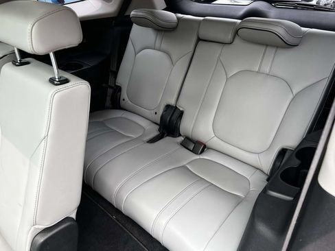 Used 2023 Honda Pilot Elite image 11