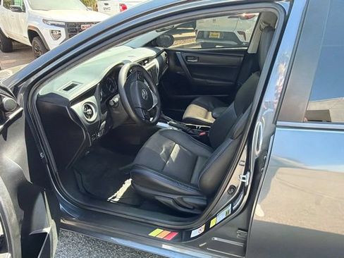 Used 2018 Toyota Corolla SE w/ Carpet Mat Package (TMS) FWD image 10