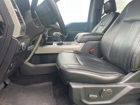 Used 2018 Ford F150 Lariat w/ Equipment Group 502A Luxury AWD/4WD image 8