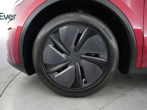 Used 2026 Tesla Model Y 2WD image 19