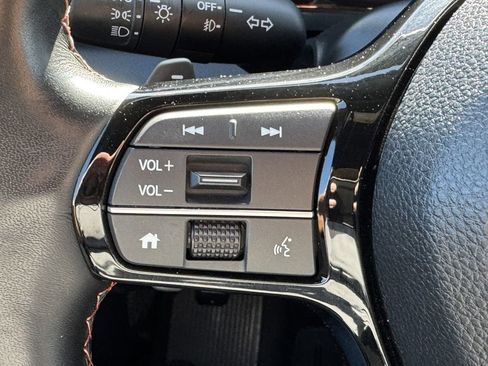 Used 2025 Honda Pilot TrailSport image 26
