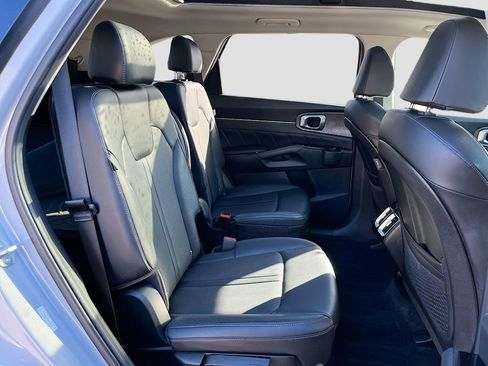 Certified 2025 Kia Sorento SX image 34