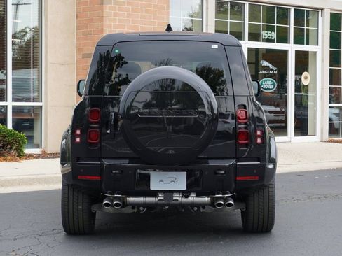 Used 2025 Land Rover Defender 110 X-Dynamic SE AWD/4WD image 5