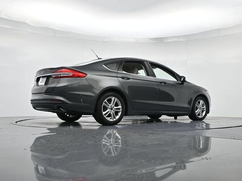 Used 2018 Ford Fusion SE FWD image 30