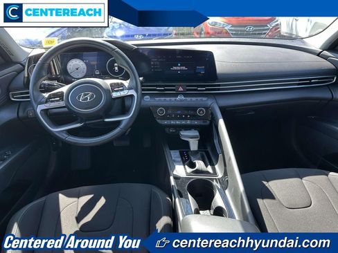 Used 2023 Hyundai Elantra SEL w/ Convenience Package FWD image 10