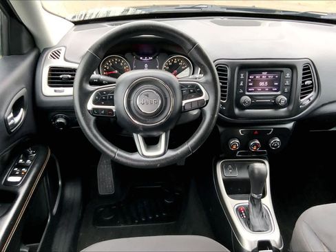 Used 2017 Jeep Compass Sport image 5