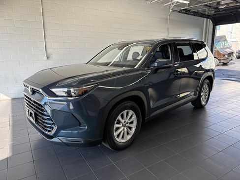 Certified 2025 Toyota Grand Highlander AWD image 4