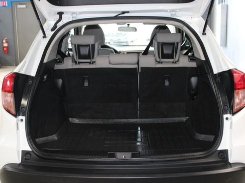 Used 2018 Honda HR-V EX image 43