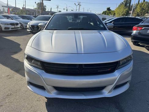 Used 2021 Dodge Charger SXT w/ Leather Interior Group RWD image 2