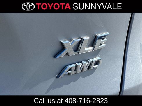 Used 2022 Toyota RAV4 XLE AWD/4WD image 14