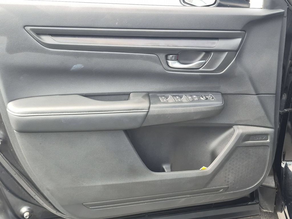 Used 2025 Honda CR-V LX image 11