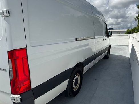Used 2023 Mercedes-Benz Sprinter 2500 w/ Dashboard Charging Package image 13