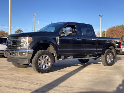 Used 2019 Ford F250 Lariat w/ Chrome Package image 1