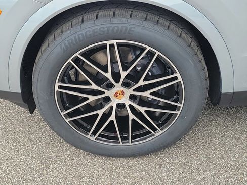 New 2026 Porsche Cayenne image 14