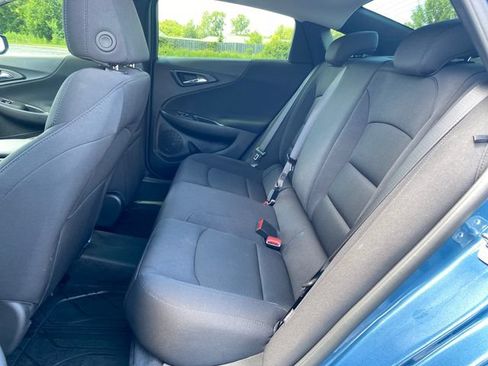 Certified 2025 Chevrolet Malibu RS FWD image 19