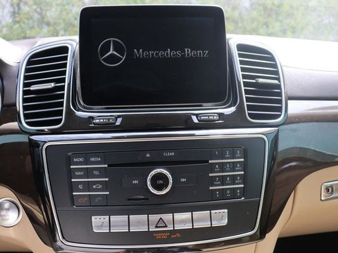 Used 2017 Mercedes-Benz GLS 450 450 4MATIC w/ Premium Package image 28