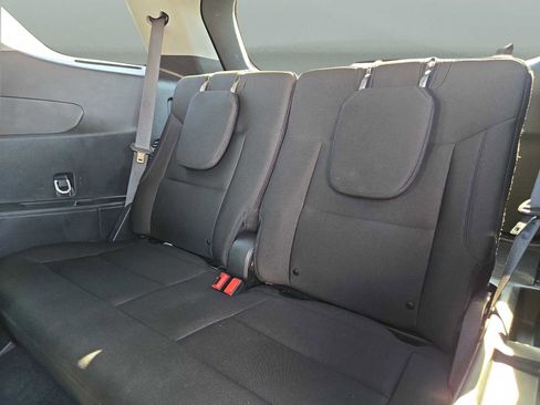 Used 2024 Ford Explorer XLT image 13