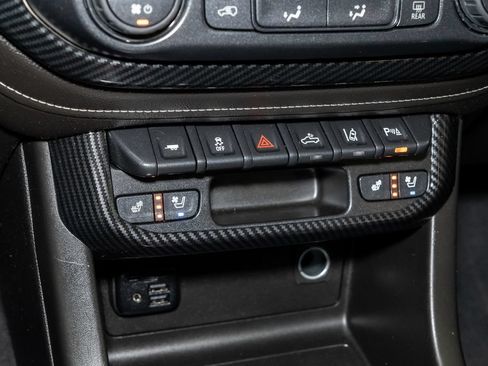 Used 2022 GMC Canyon Denali AWD/4WD image 18