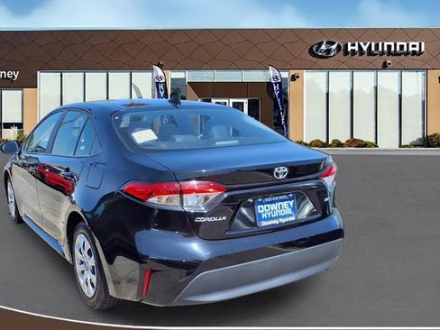 Used 2025 Toyota Corolla LE image 6