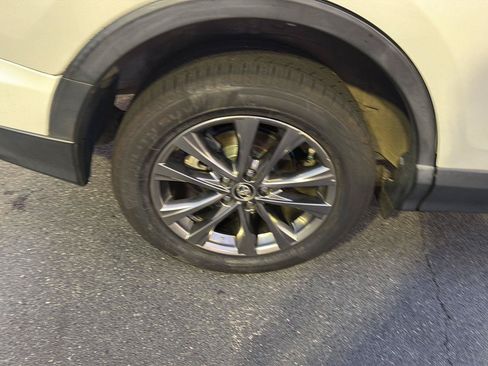 Used 2018 Toyota RAV4 Limited FWD image 39