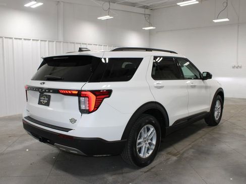 New 2026 Ford Explorer Active image 8