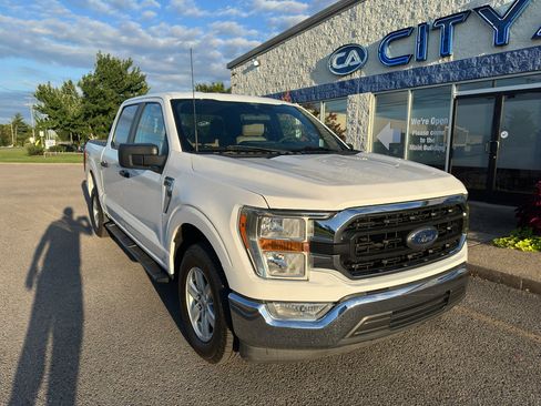 Used 2021 Ford F150 XLT w/ Trailer Tow Package RWD image 2