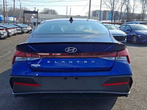Certified 2025 Hyundai Elantra Sport image 5