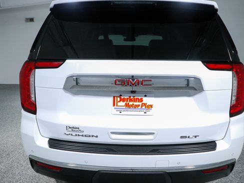 Used 2023 GMC Yukon SLT AWD/4WD image 8