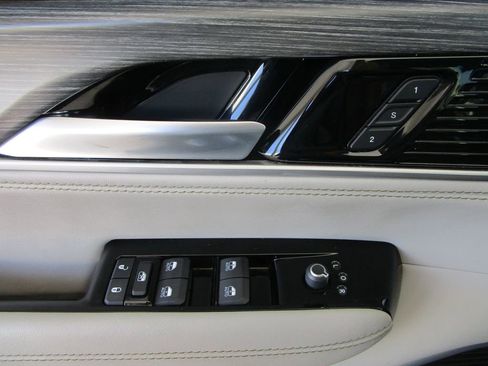 Used 2024 Jeep Wagoneer Series II AWD/4WD image 28