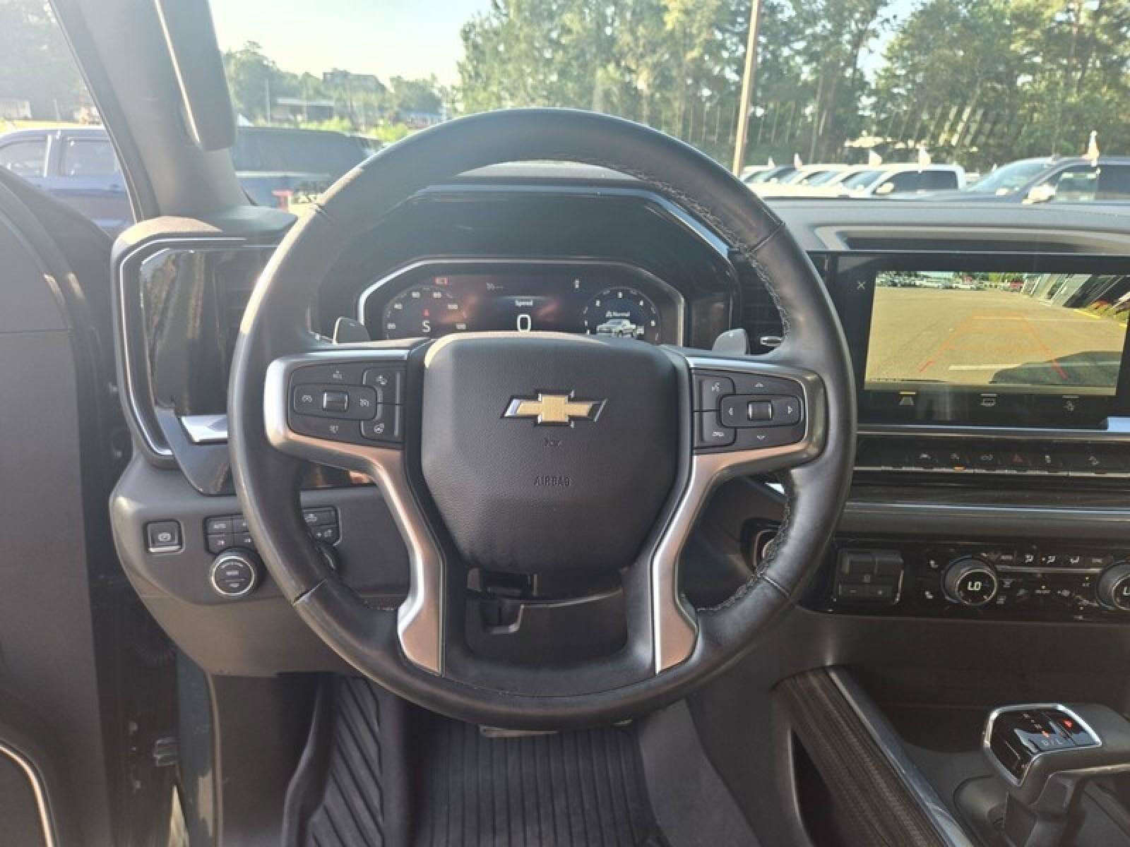 Used 2025 Chevrolet Silverado 1500 LT w/ Z71 Off-Road Package AWD/4WD image 10